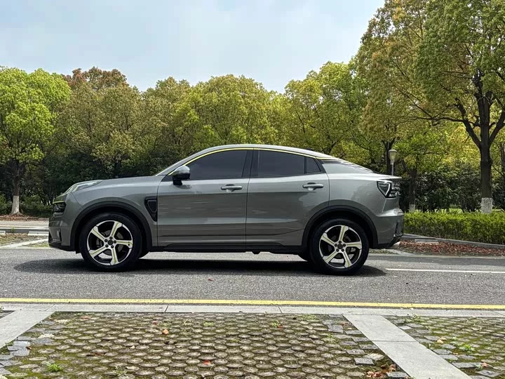 Lynk & Co 05