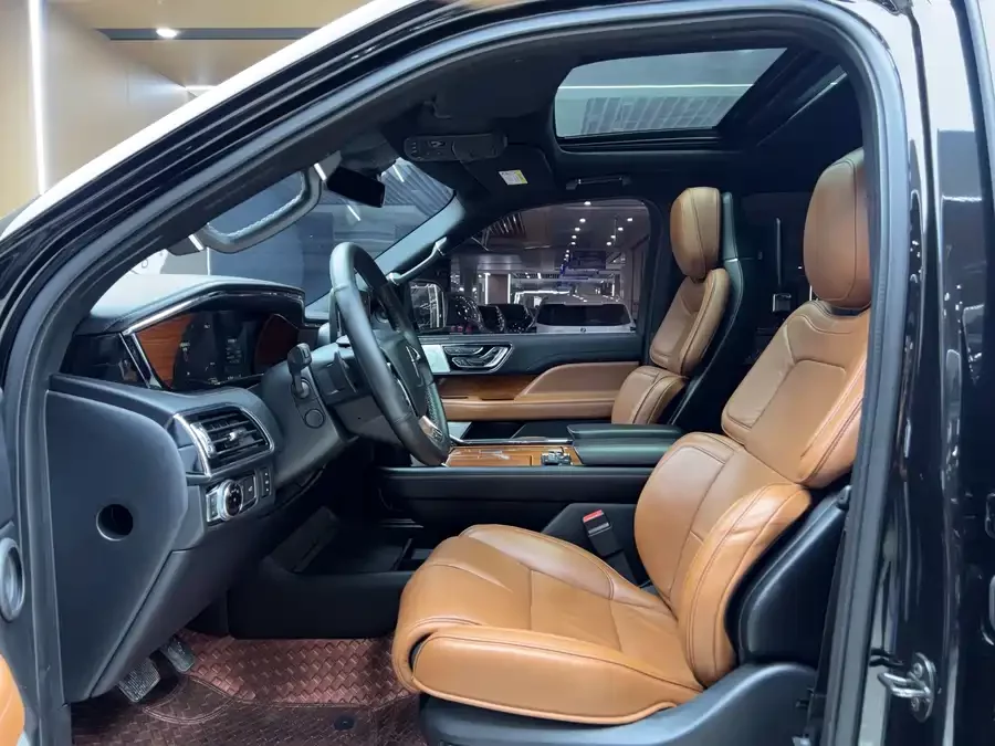 Lincoln Navigator