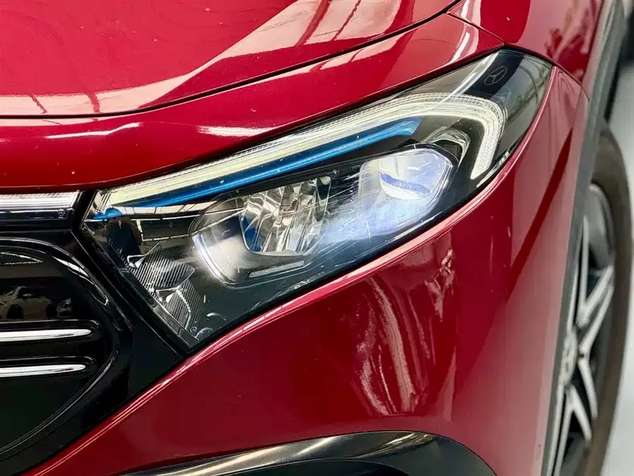 Mercedes Benz EQA