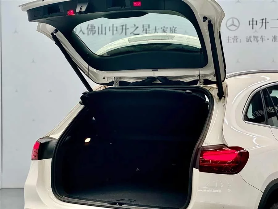 Mercedes Benz GLA