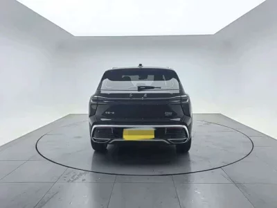 Hongqi HS3