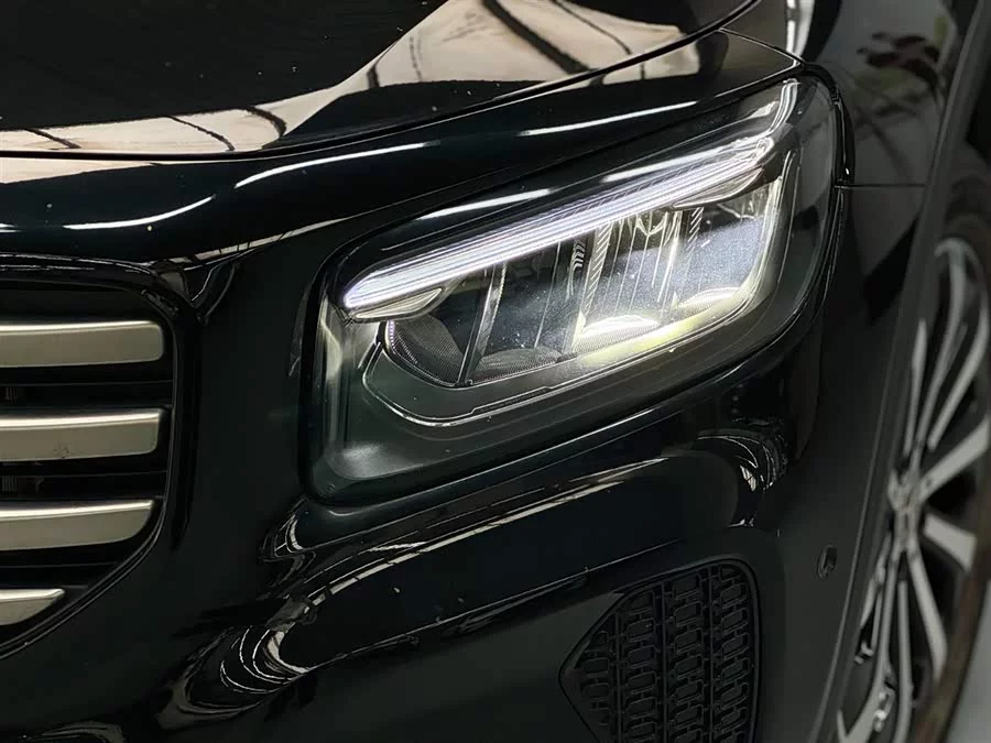 Mercedes Benz GLB