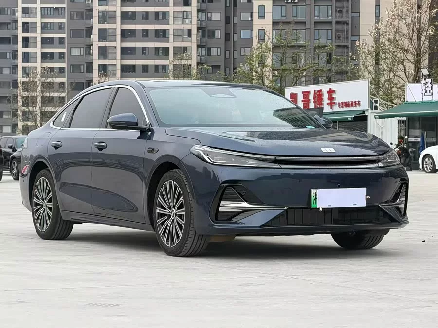 Geely Galaxy A7 EM