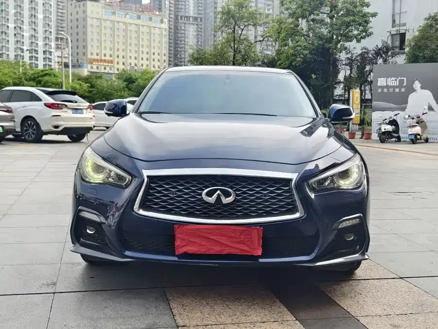 Infiniti Q50L