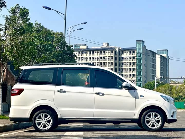 BAIC H2