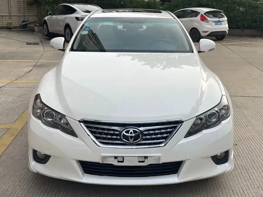 Toyota Reiz