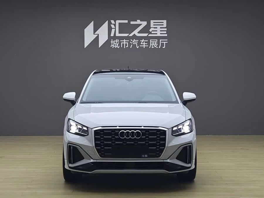Audi Q2L