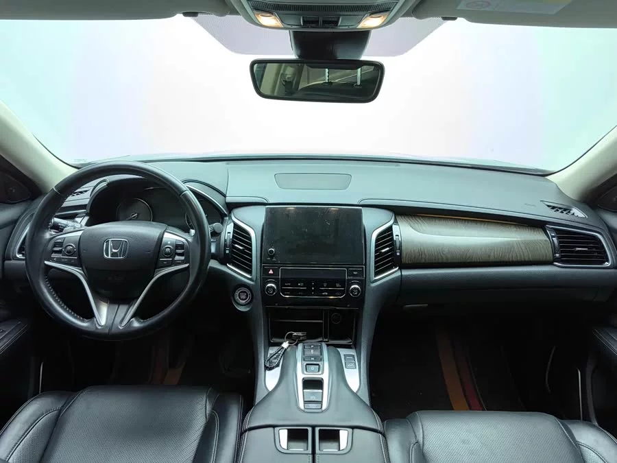 Honda Crown Road