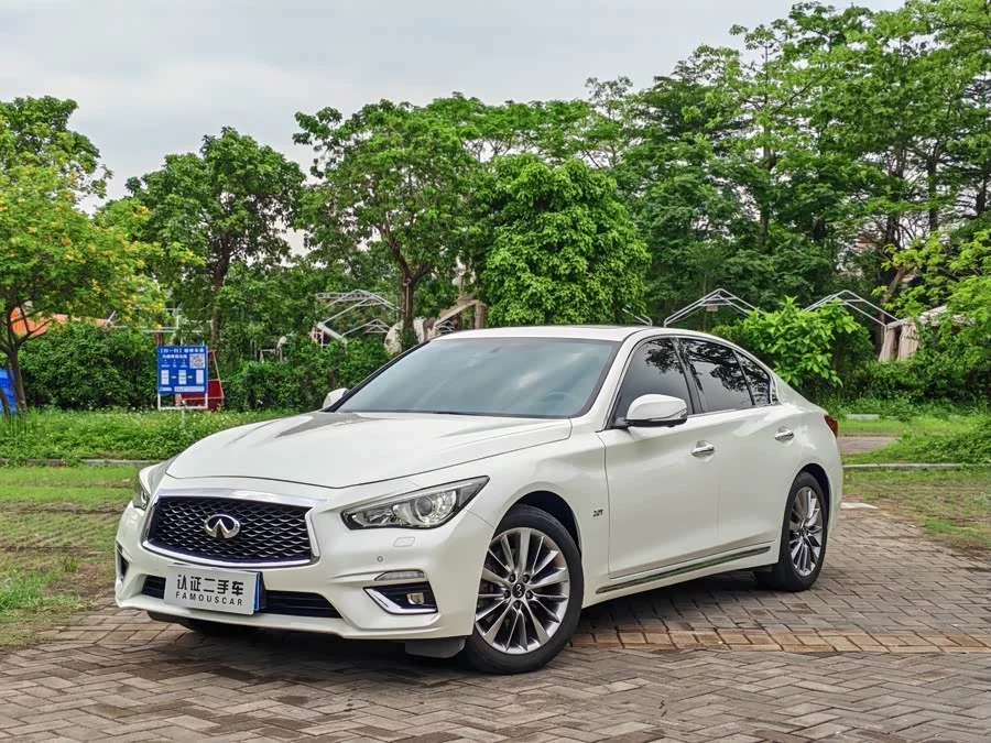 Infiniti Q50L