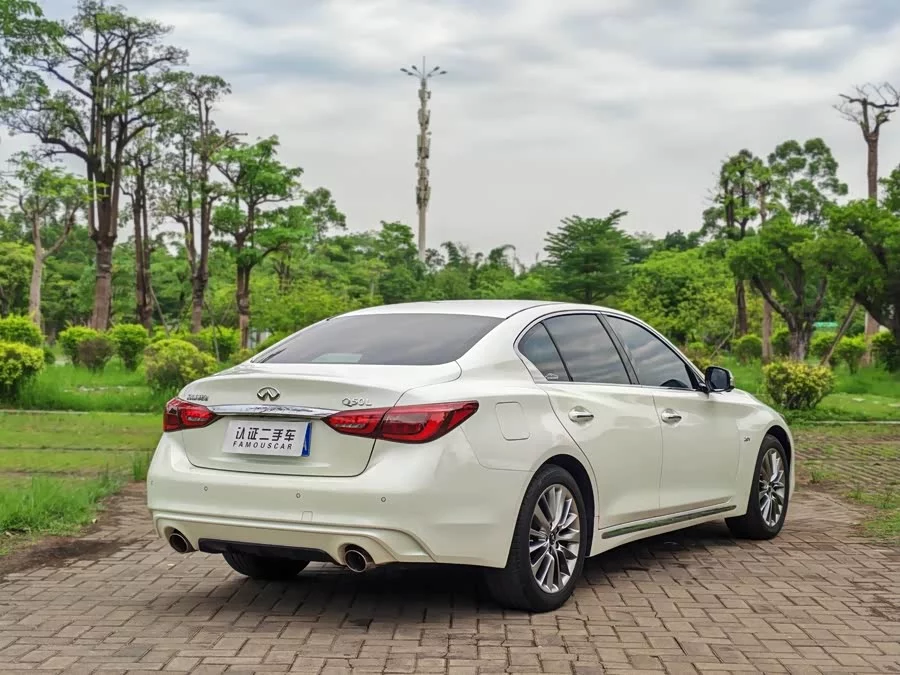 Infiniti Q50L