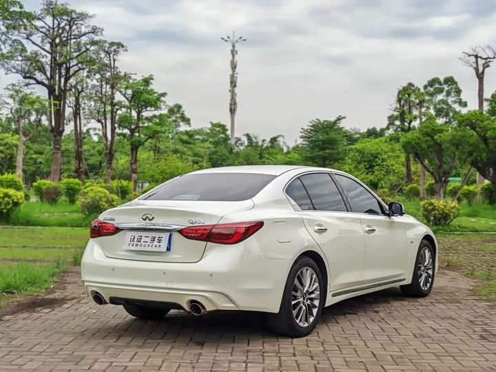 Infiniti Q50L
