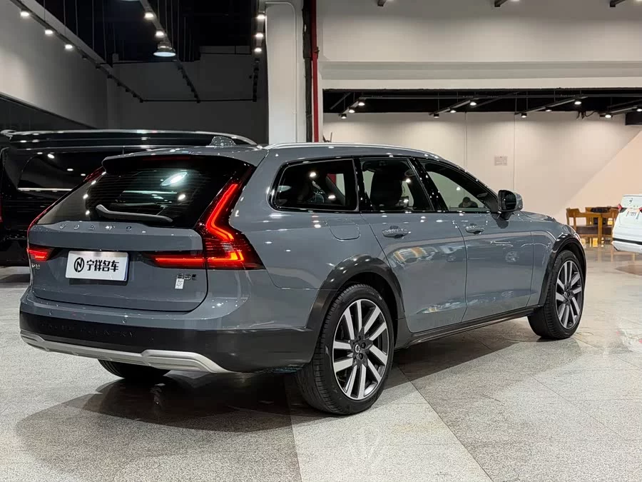 Volvo V90
