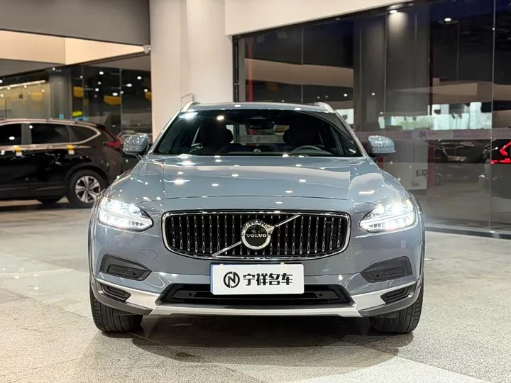 Volvo V90