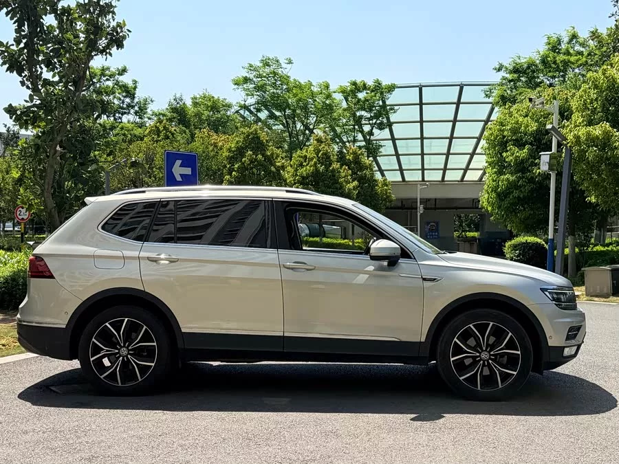 Volkswagen Tiguan L