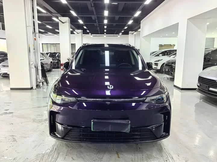 Leapmotor C16