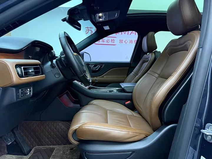 Lincoln aviator