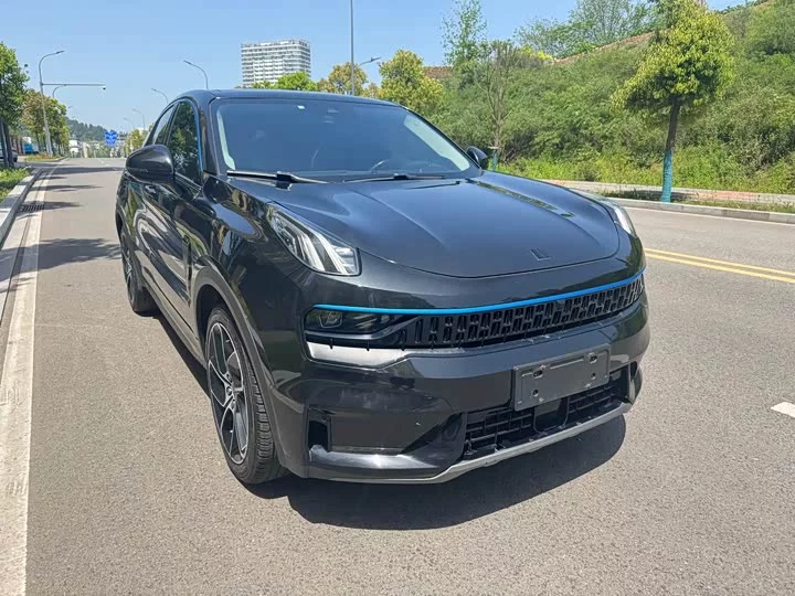 Lynk & Co 05