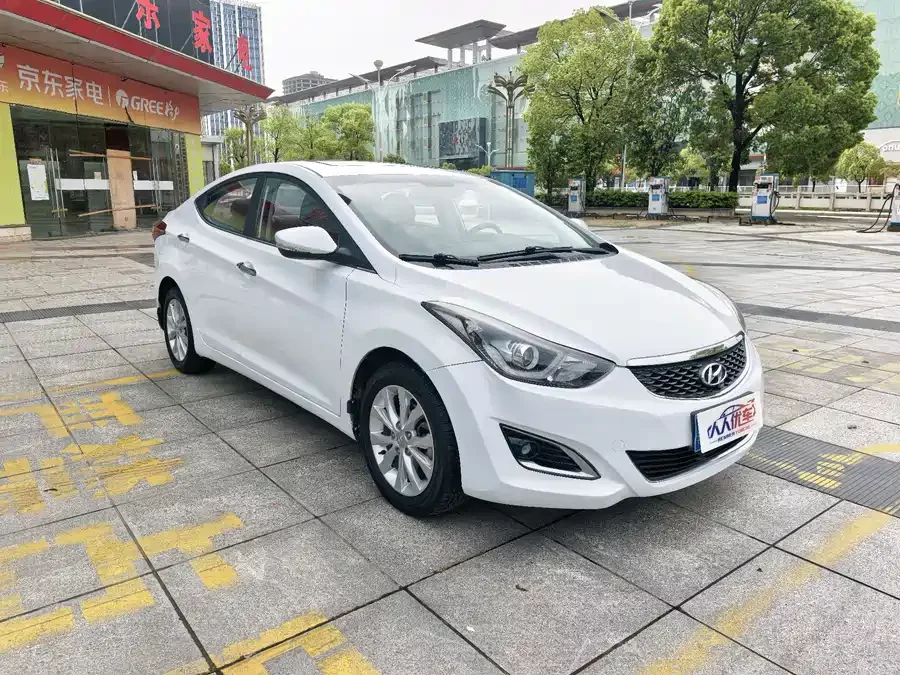 Hyundai Elantra
