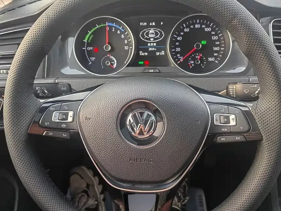 Volkswagen Golf (Pure Electric)