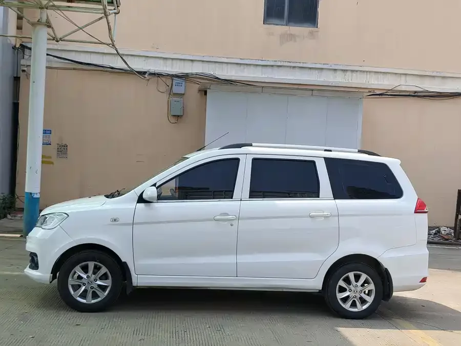 Dongfeng Fengguang 330