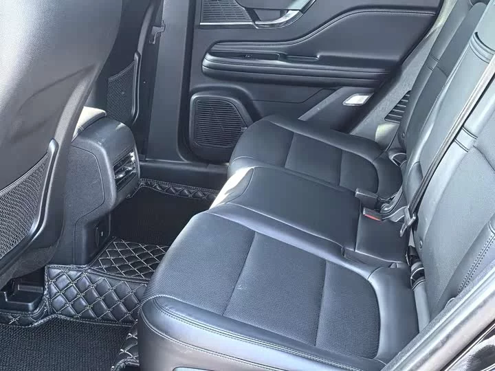 Lincoln adventurer