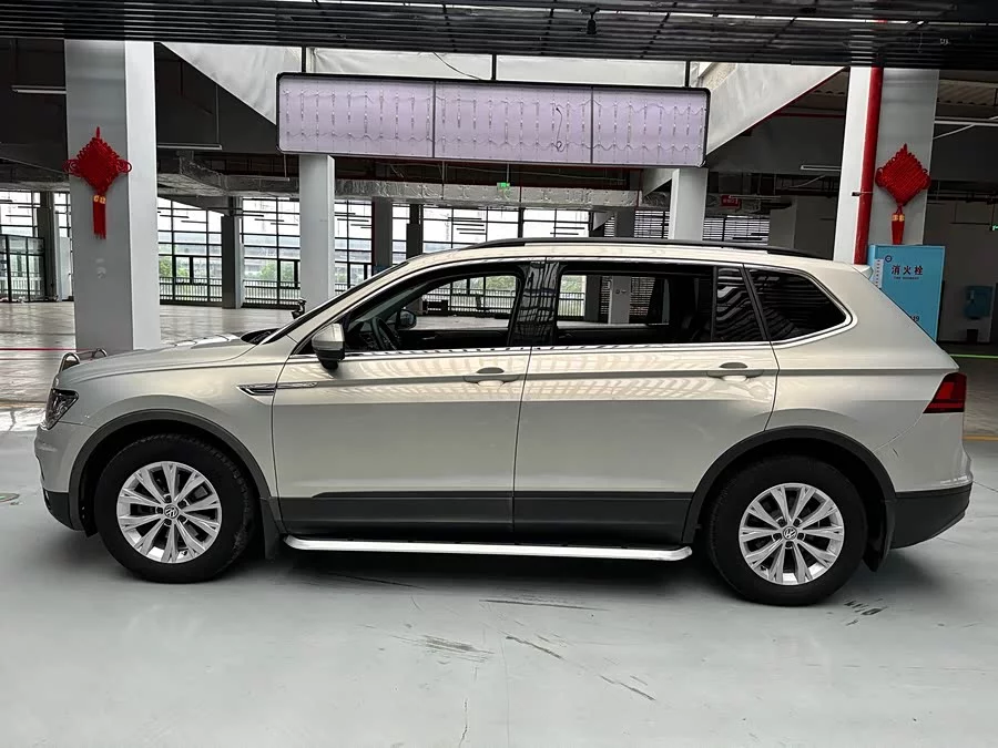 Volkswagen Tiguan L