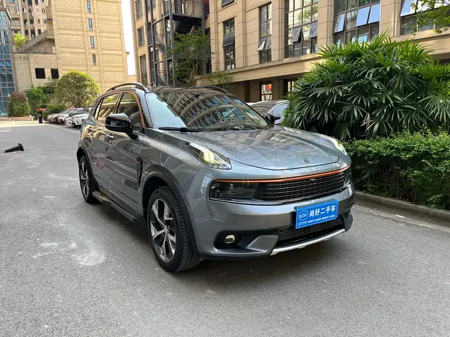 Lynk & Co 01