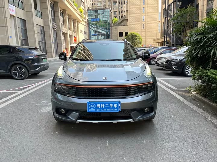Lynk & Co 01