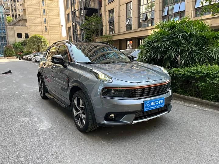 Lynk & Co 01