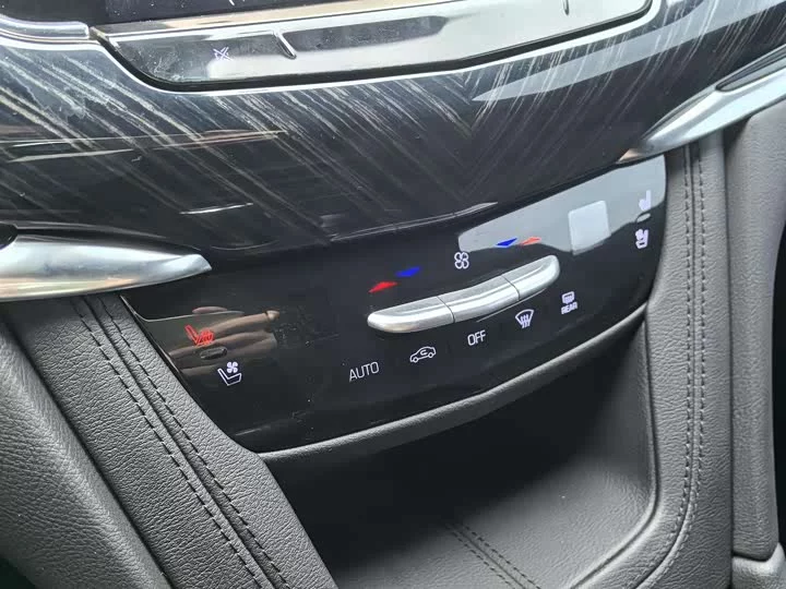 Cadillac XT6