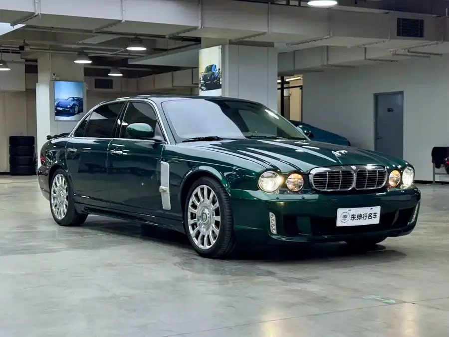 Jaguar XJ
