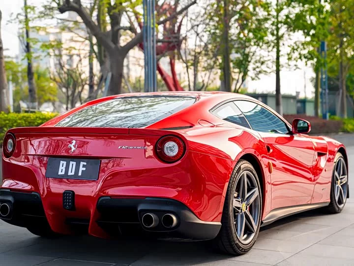 ferrari F12berlinetta