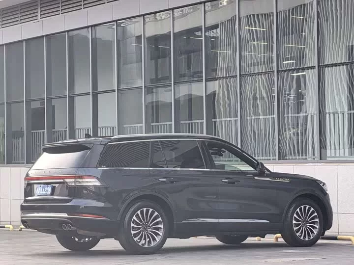 Lincoln aviator