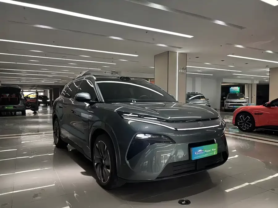 BYD Tang L