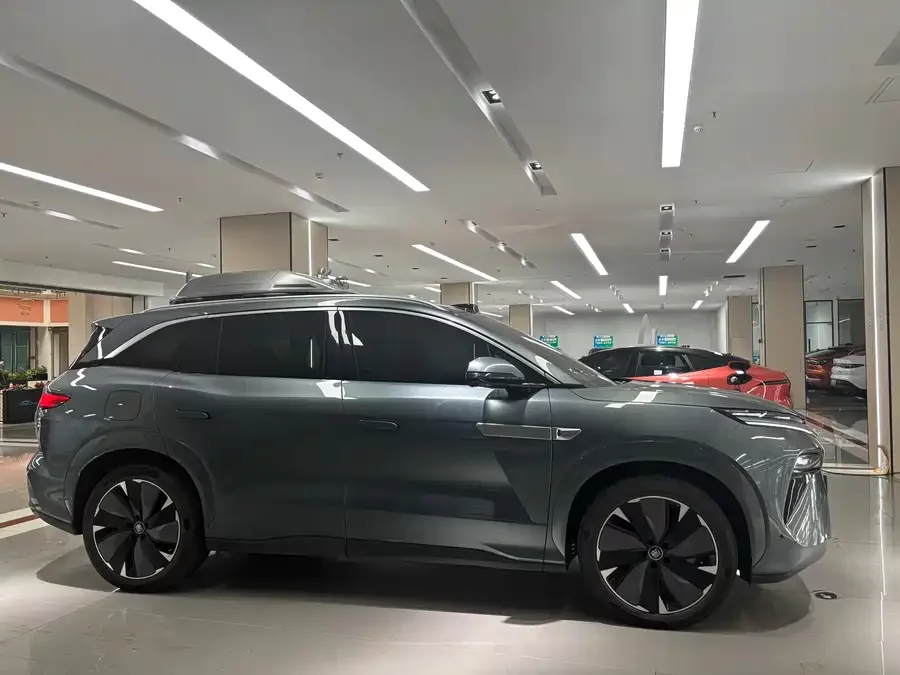 BYD Tang L