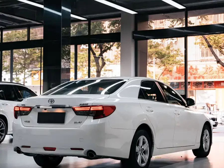 Toyota Reiz