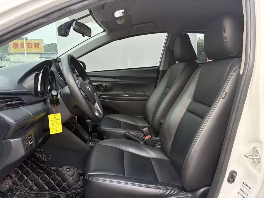Toyota YARiS L