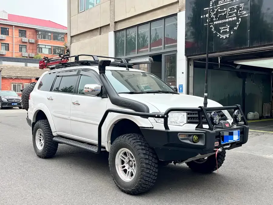 Mitsubishi Pajero Sport