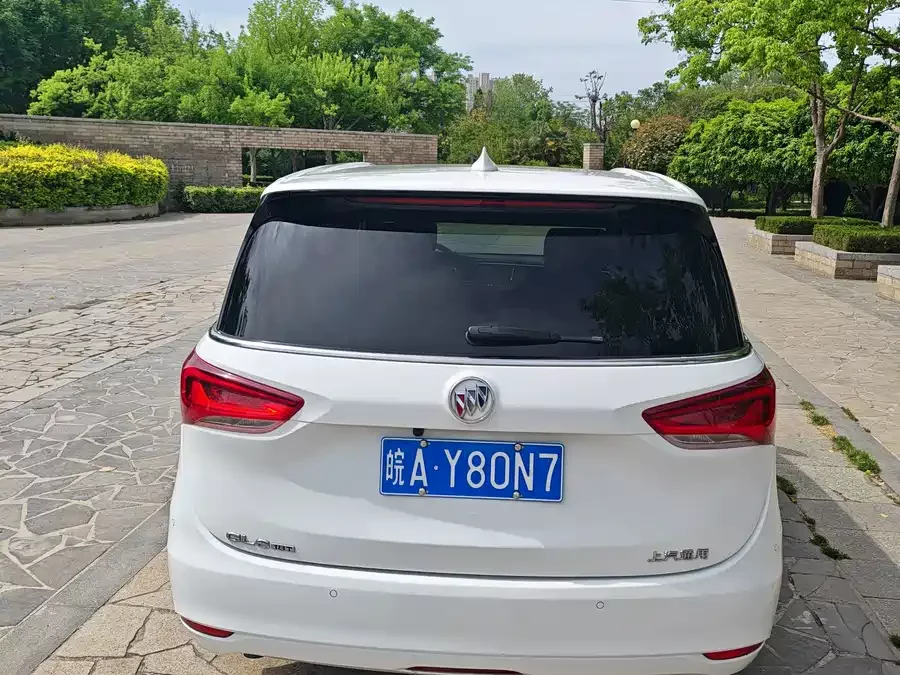 Buick GL6