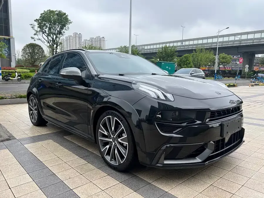 Lynk & Co 02 Hatchback
