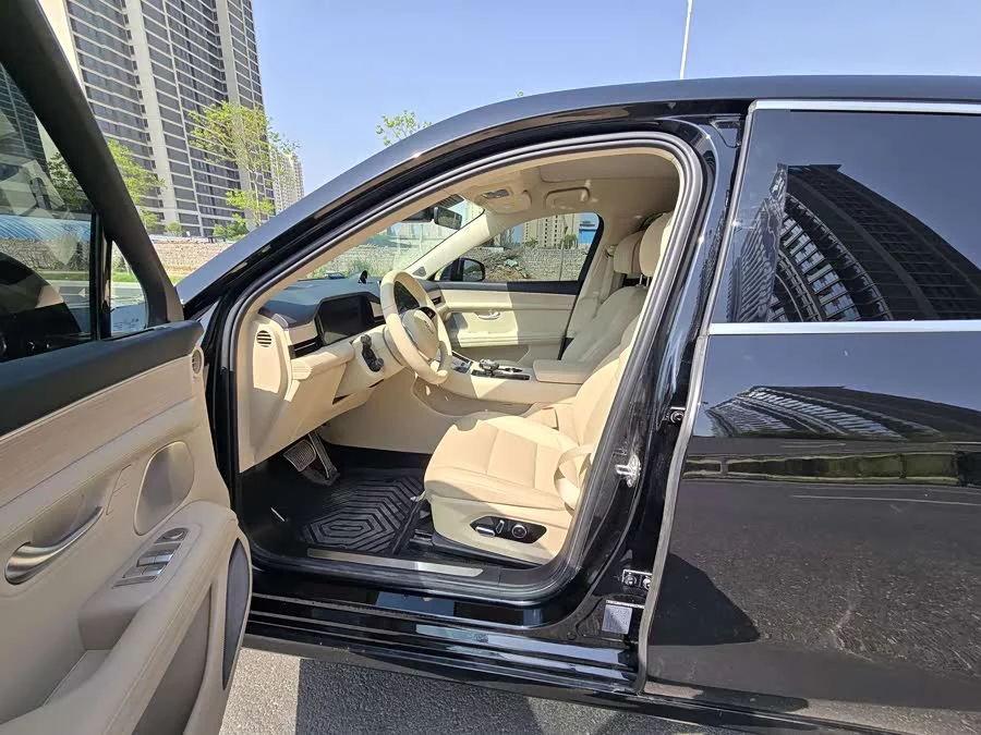 AITO Wenjie M5