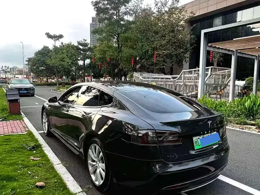 Tesla Model S