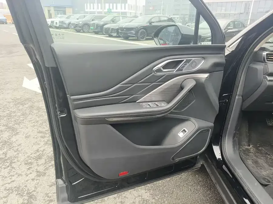 Hongqi HS7 PHEV
