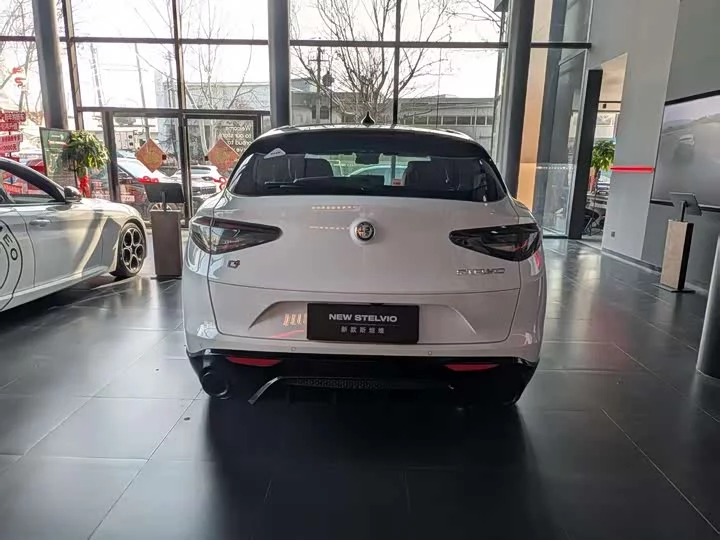 alfa romeo Stelvio