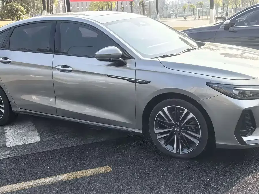 Chery Arrizo 8