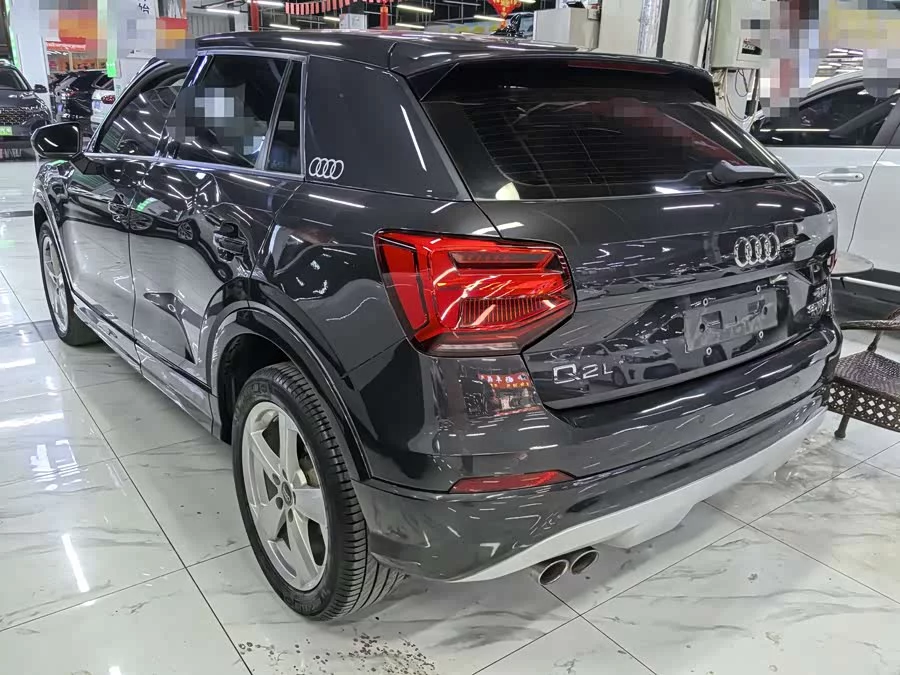 Audi Q2L