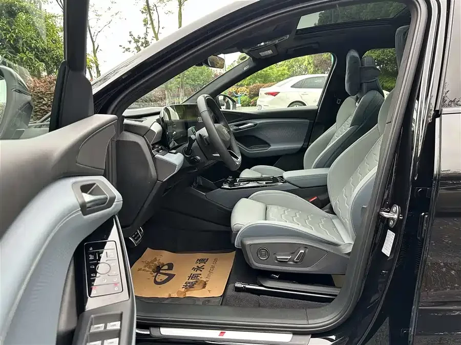 Audi Q6L e-tron