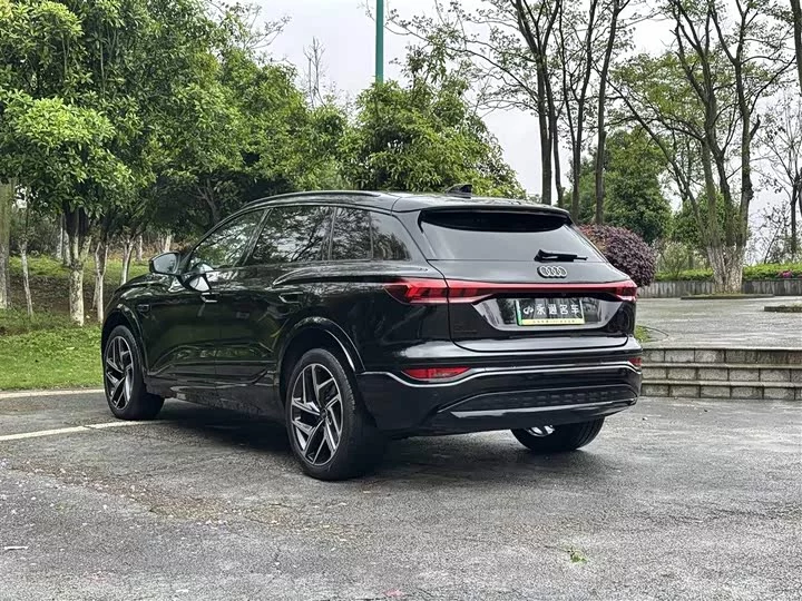 Audi Q6L e-tron