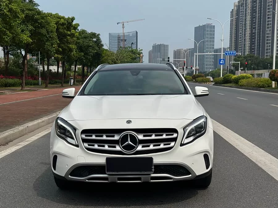 Mercedes Benz GLA