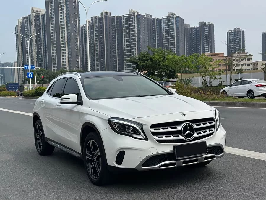 Mercedes Benz GLA